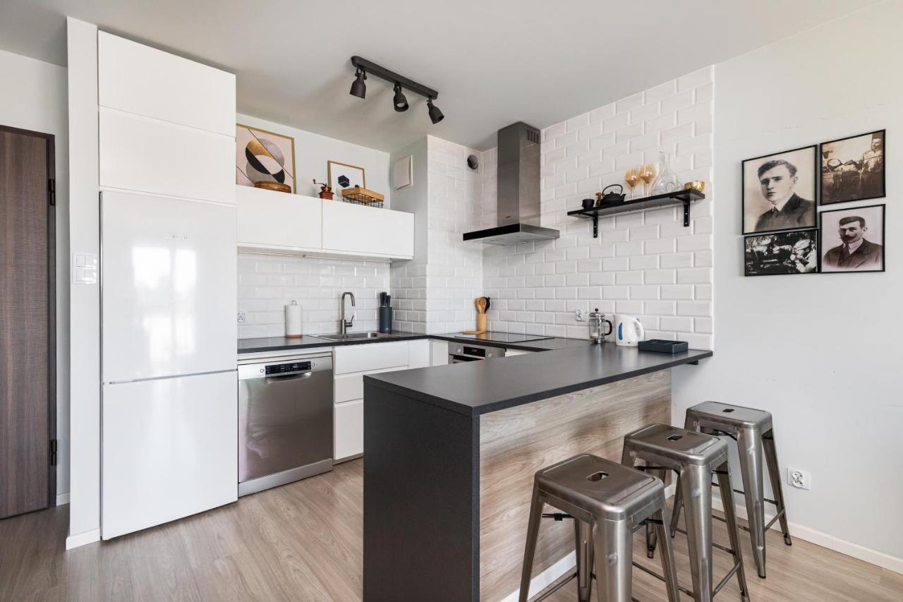 Owsiana 9 - Modern Designed Apartment With Balcony By Noclegi Renters Warsawa Bagian luar foto
