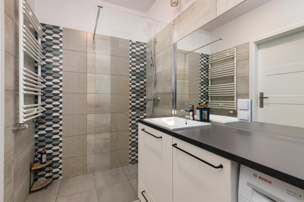Owsiana 9 - Modern Designed Apartment With Balcony By Noclegi Renters Warsawa Bagian luar foto